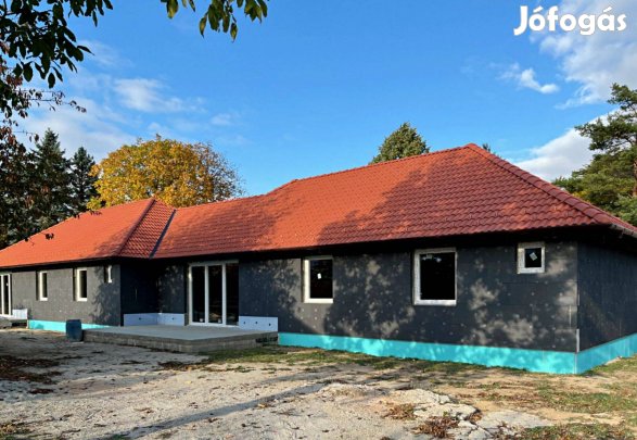 Csobánkán új építésű ikerházfél eladó