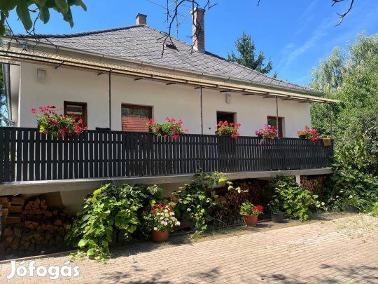 Csodás családi ház Csobánkán
