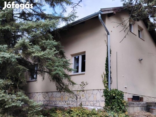 Csodás természeti környezetben, részben panorámás családi ház!