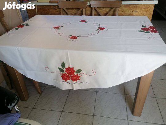 Csodaszép, hímzett, kör alakú terítő eladó!