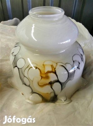 Csodaszép fodros folyatott mintás fehér üveg lámpabúra