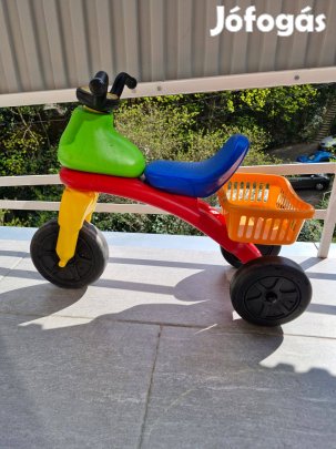 Csomagtartós kismotor