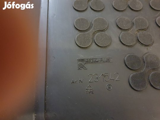 Csomagtér tálca kombi Skodához