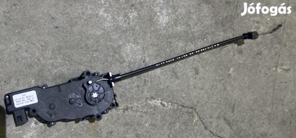 Csomagtérajtó-zár aktuátor A2047500060 eladó