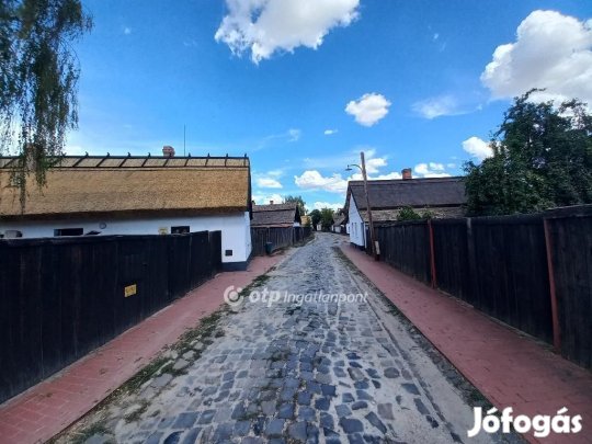 Csongrádi 888 nm-es telek eladó