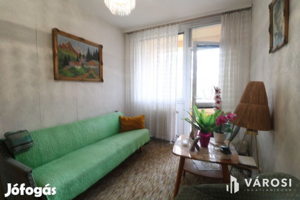 Csongrádi Sgt. csendes részén,az első emeleten.