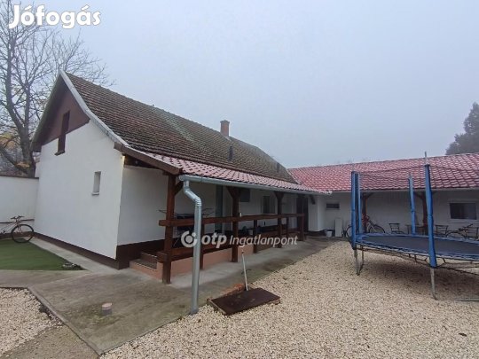 Csongrádi eladó 110 nm-es ház