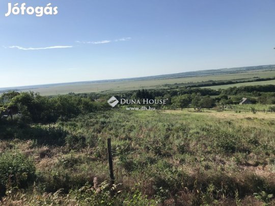 Csóri 1924 nm-es telek eladó