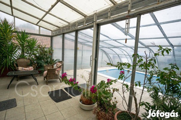 Csorna - 3 szoba nappalis, vállalkozásra is alkalmas családi ház eladó