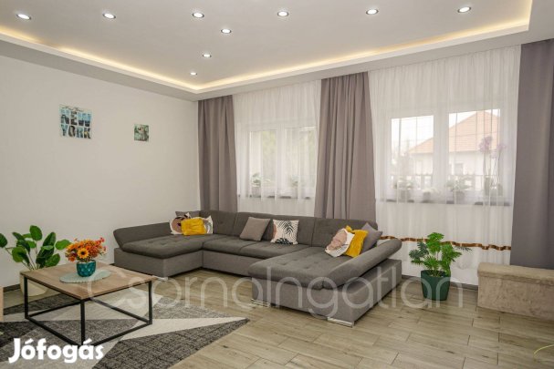 Csorna - Újszerű családi ház Eladó