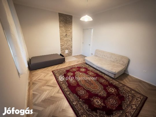 Csornai 36 nm-es lakás eladó