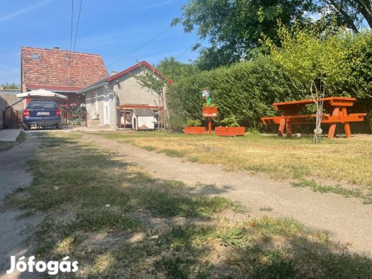 Csörög, Kolozsvári utca, 69 m2-es, családi ház, 4+1 szobás, jó