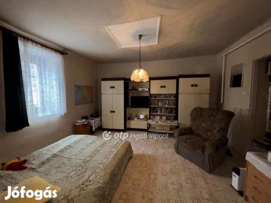 Csorvási 105 nm-es ház eladó