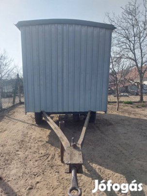 Csősz bódé ( Lakókocsi)