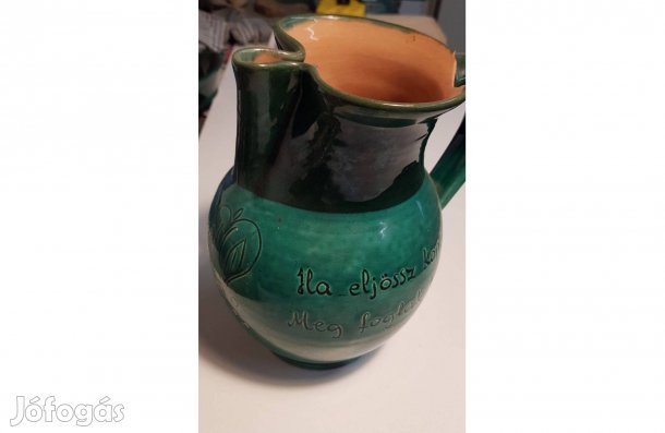Csótár rezső féle feliratos Miska kancsó peremén lepattanással