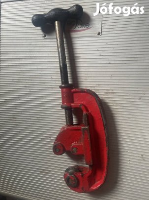 Csővágő szerszám