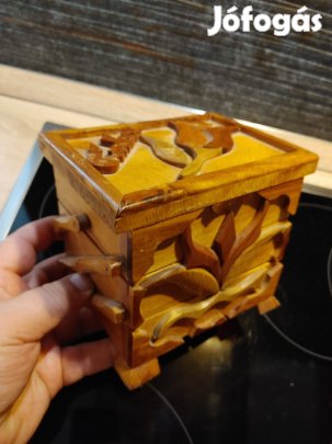 Cubai emeletes szivar tartó faragott fávól