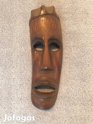Cubai faragott fa fali dísz