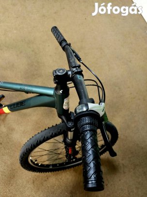 Cube 24"-os kerékpár Shimano Altus sebességváltóval.