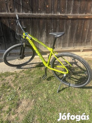 Cube 29-és férfi kerékpár.