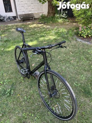 Cube Hooper városi bicikli nagyoknak. 