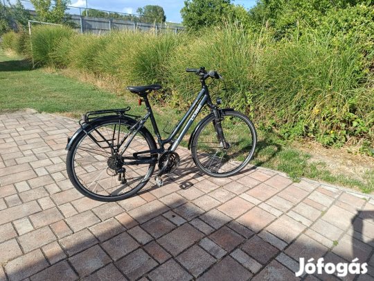 Cube agydinamós női aluvázas 28"-os trekking kerékpár bicikli