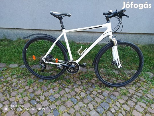 Cube nature cross trekking