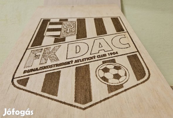 DAC Fa Címer