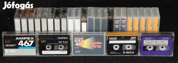 DAT kazetták (26 db Hhb, TDK, Maxell és Ampex)