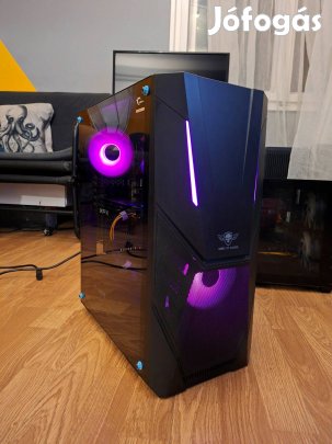 DDR4 -es Szuper Pörgős , Mindennel Boldogulós Játszós PC