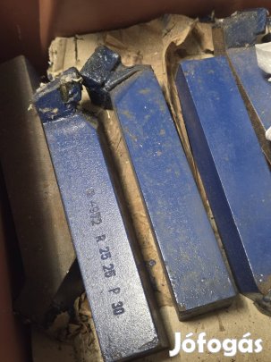 DIN 4972 R hajlított esztergakés 25x25 P30 új 