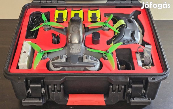 DJI FPV Fly More Combo drón szett kofferben, sok extrával