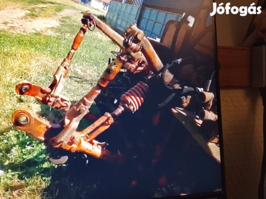 DT 75 Alkatrészt keresek