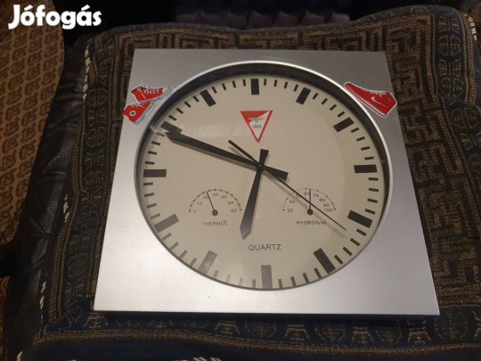 DVSC-Loki falióra +relikviák, DVSC-Teva dedikált tablókép,póló