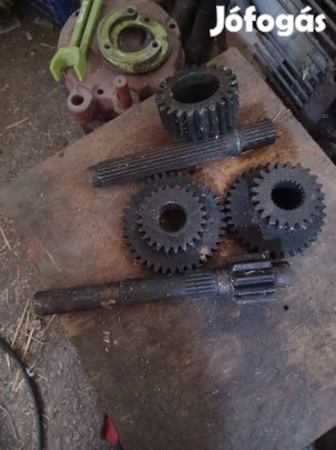 D-100-105 terepváltó alkatrész