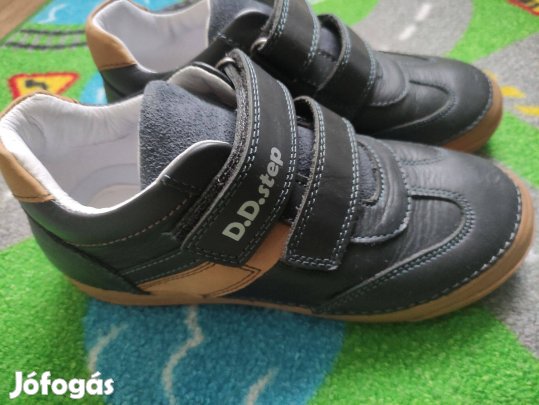 D.D. step bőr átmeneti, tavaszi, tépőzáras cipő újszerű 35