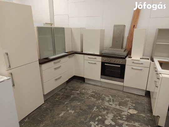 Dänküchen  fényes vaj Soft-Close konyha gépekkel 