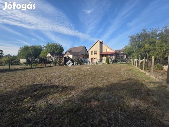 Dabasi 200 nm-es ház eladó