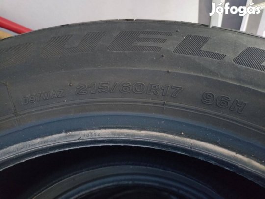 Dacia Dusterre Bridgeston 215/60-17-es gumiszett