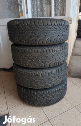 Dacia Sandero  kerekgarnitúra 205/55 R16-os téli gumikkal