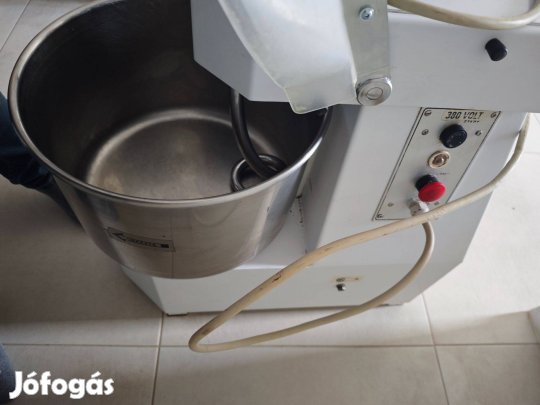 Dagasztógép 22literes