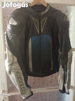 Dainese projektoros púpos bőrkabát