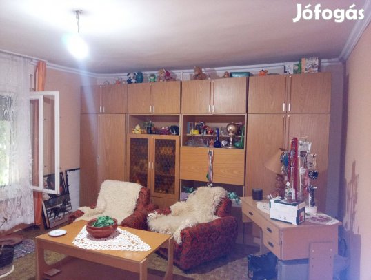 Dalmand központ közeli részén csendes utcában 116 nm csh eladó!