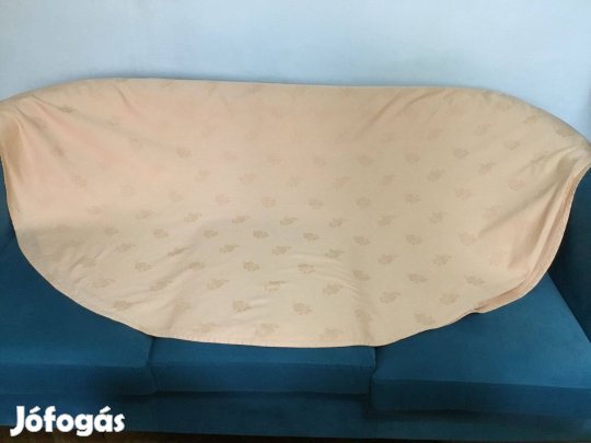 Damaszt abrosz , barack színű, ovális, nagy méretű