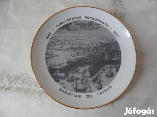 Dán porcelán falitányér