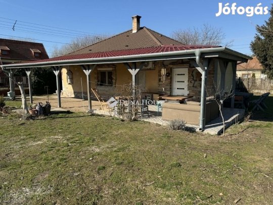 Dánszentmiklósi 77 nm-es ház eladó