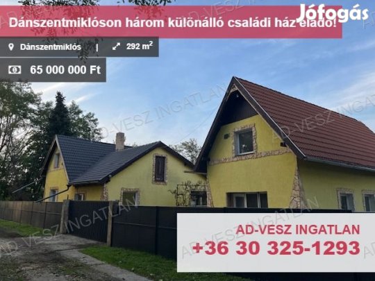Dánszentmiklóson, 2765nm-es telken három különálló családi ház eladó!