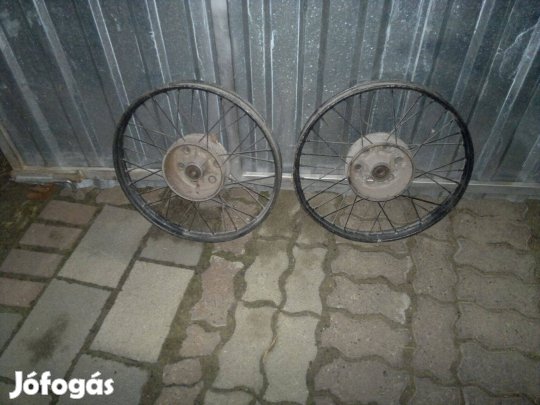 Danuvia 125 elsö-hátso kerék