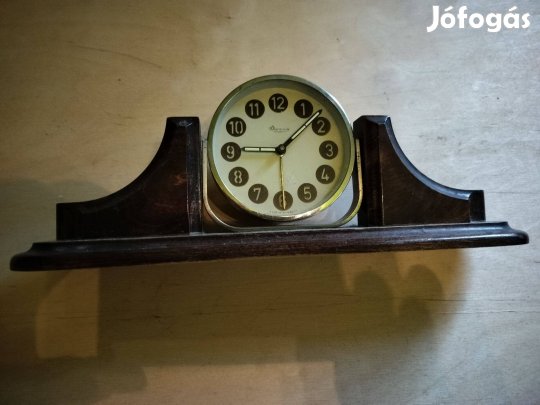 Danuvia kandalló asztali polc óra fa burkolat és réz óraház