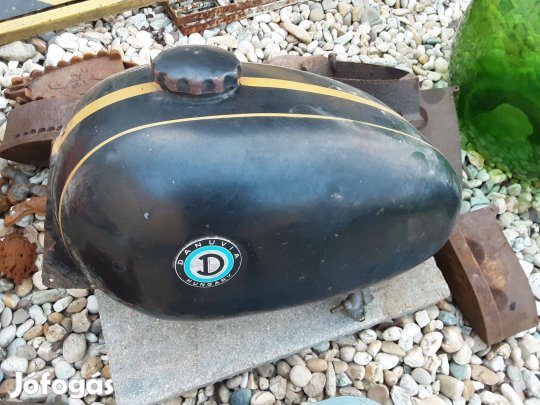 Danuvia tank sárvédő